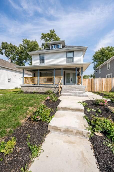 Fun For Everyone W Hot Tub Bbq Patio Villa Indianapolis Exterior photo