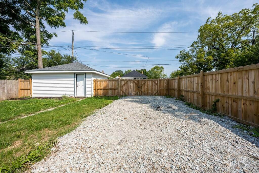 Fun For Everyone W Hot Tub Bbq Patio Villa Indianapolis Exterior photo